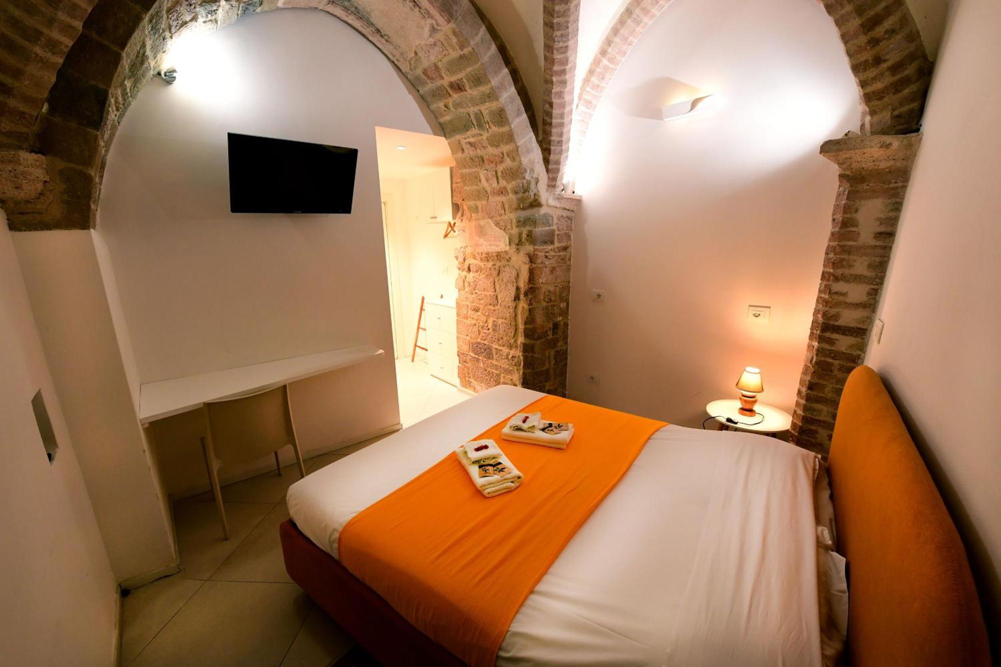 Little Italy Hostel Ex Chiesa S Donato Perugia Ngoại thất bức ảnh