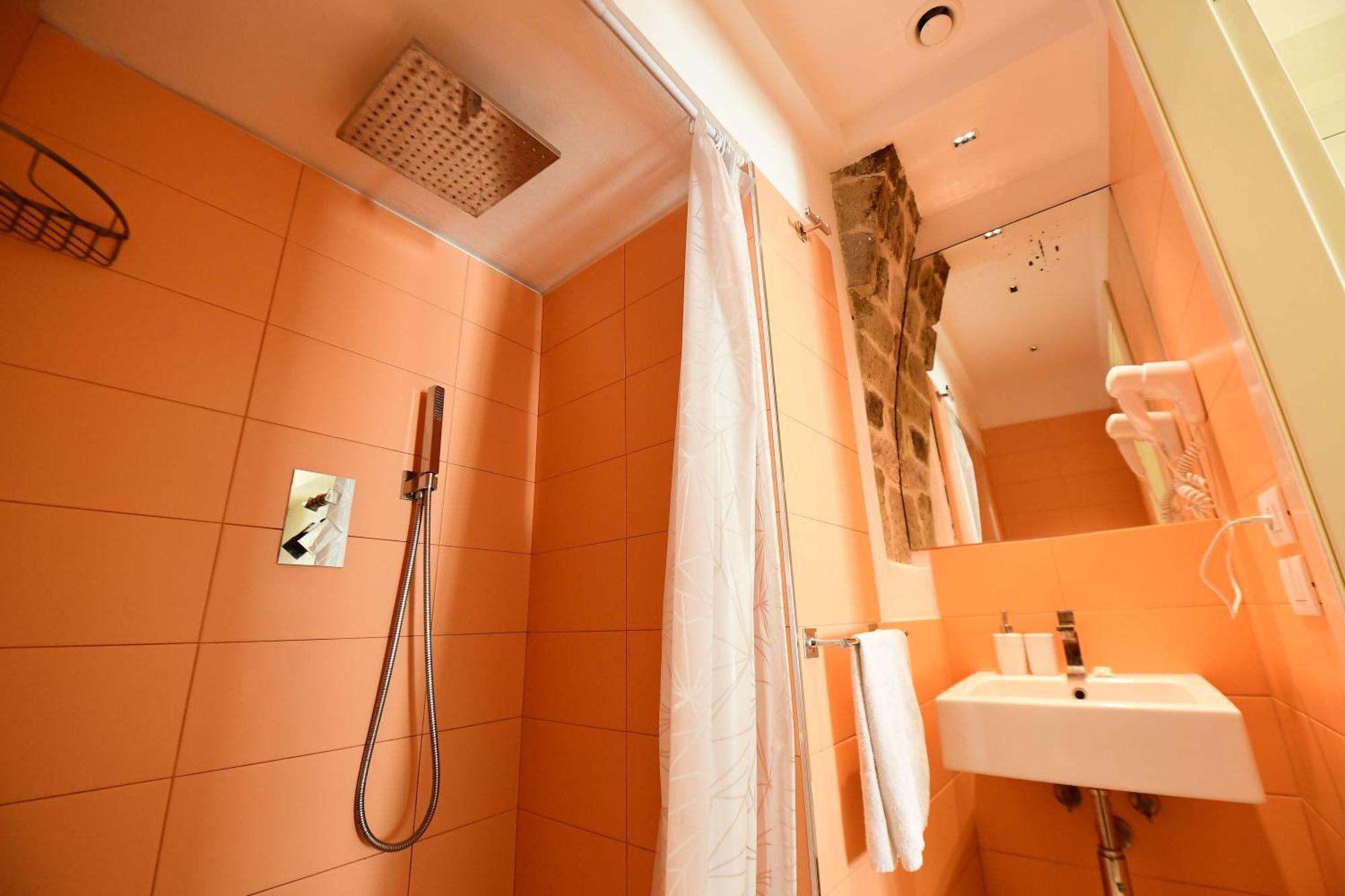 Little Italy Hostel Ex Chiesa S Donato Perugia Ngoại thất bức ảnh
